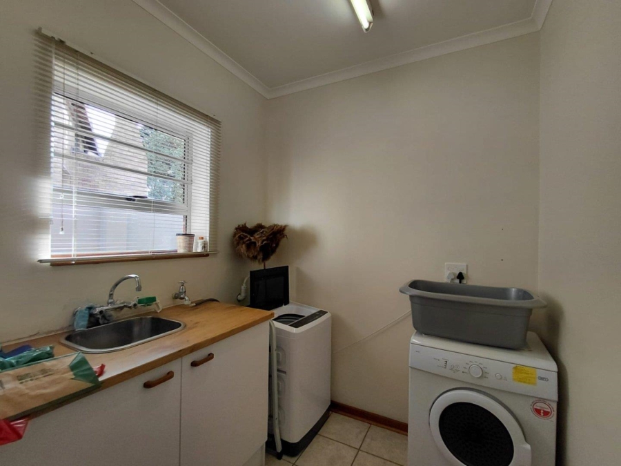 4 Bedroom Property for Sale in Wavecrest Eastern Cape